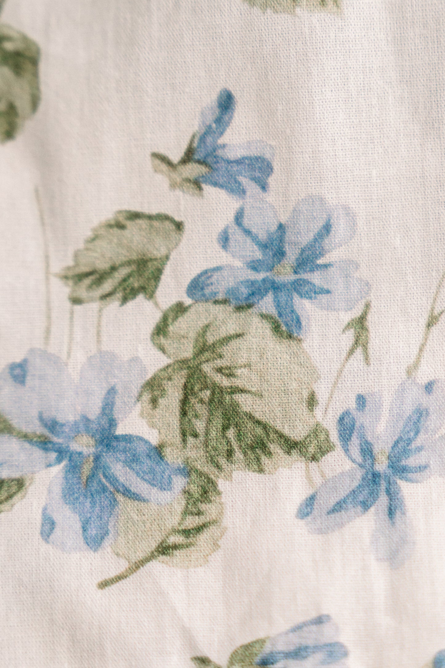 Cornflower Lane | Timeless Floral Ruffle Zipper Pouch